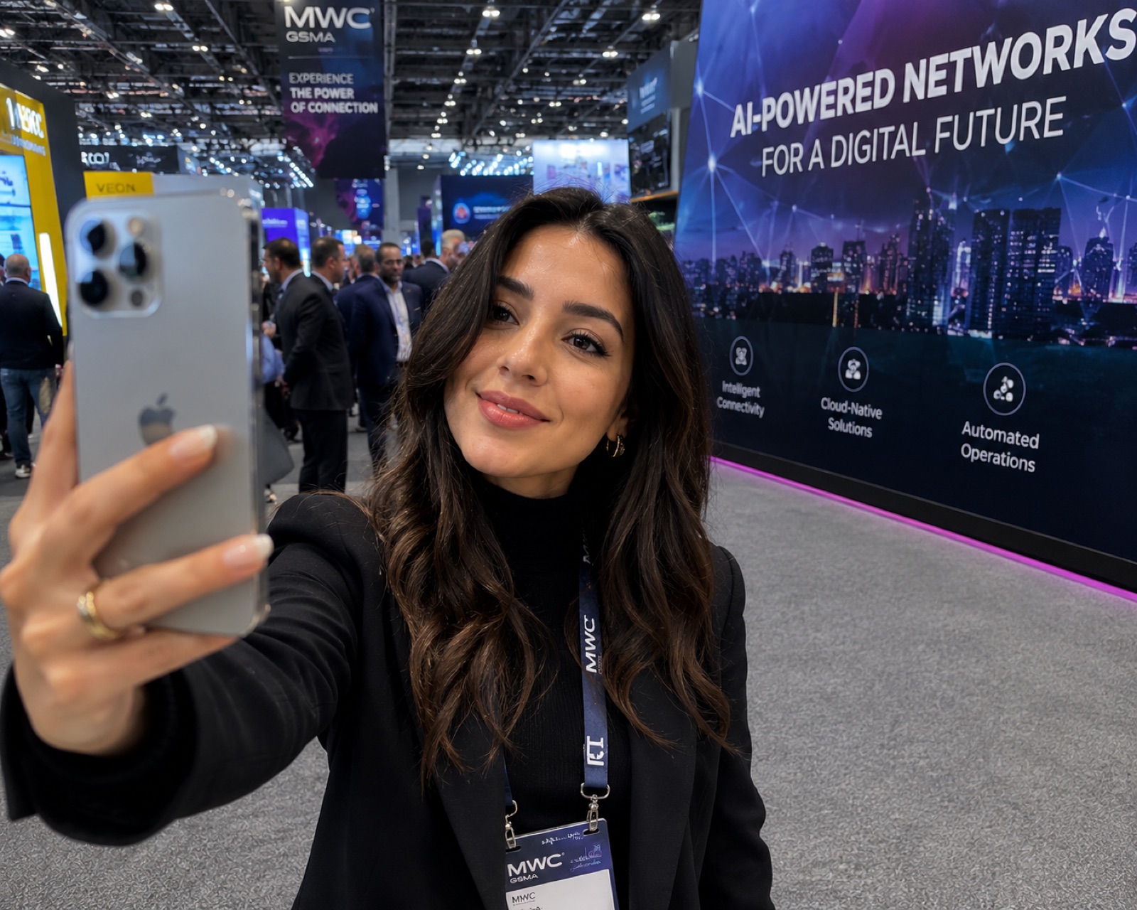 A team member records a clip on the floor at a trade show with MarketScale