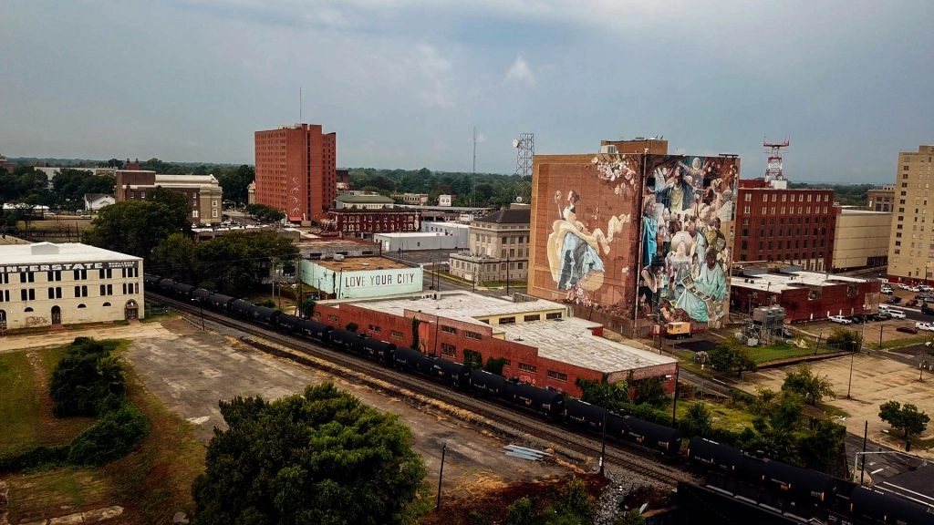 Downtown Shreveport, train, building, age.